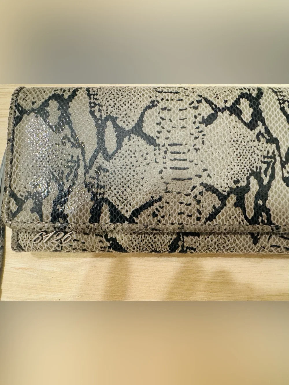 Lindsay Lohan 6126 Snake Print Wristlet Wallet Clutch - Vintage Y2K!